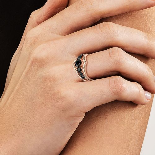 Polido-com-safiras-negras