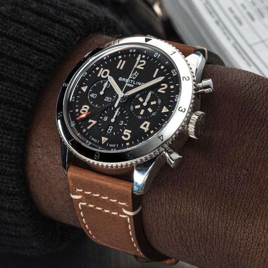 Relogio-Breitling-Super-AVI-Chronograph-GMT-Mustang-46